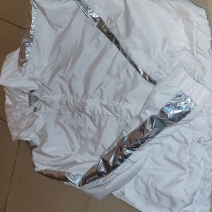 White wind breaker